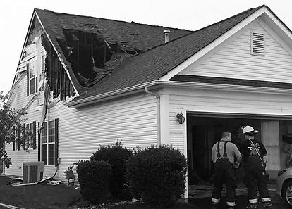 НАСЛІДКИ ВІД ПРЯМОГО УДАРУ БЛИСКАВКИ: image