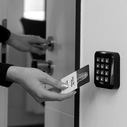 СИСТЕМА КОНТРОЛЮ ТА УПРАВЛІННЯ ДОСТУПОМ image